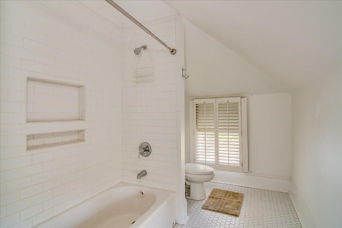 2627 HELEN STREET Street