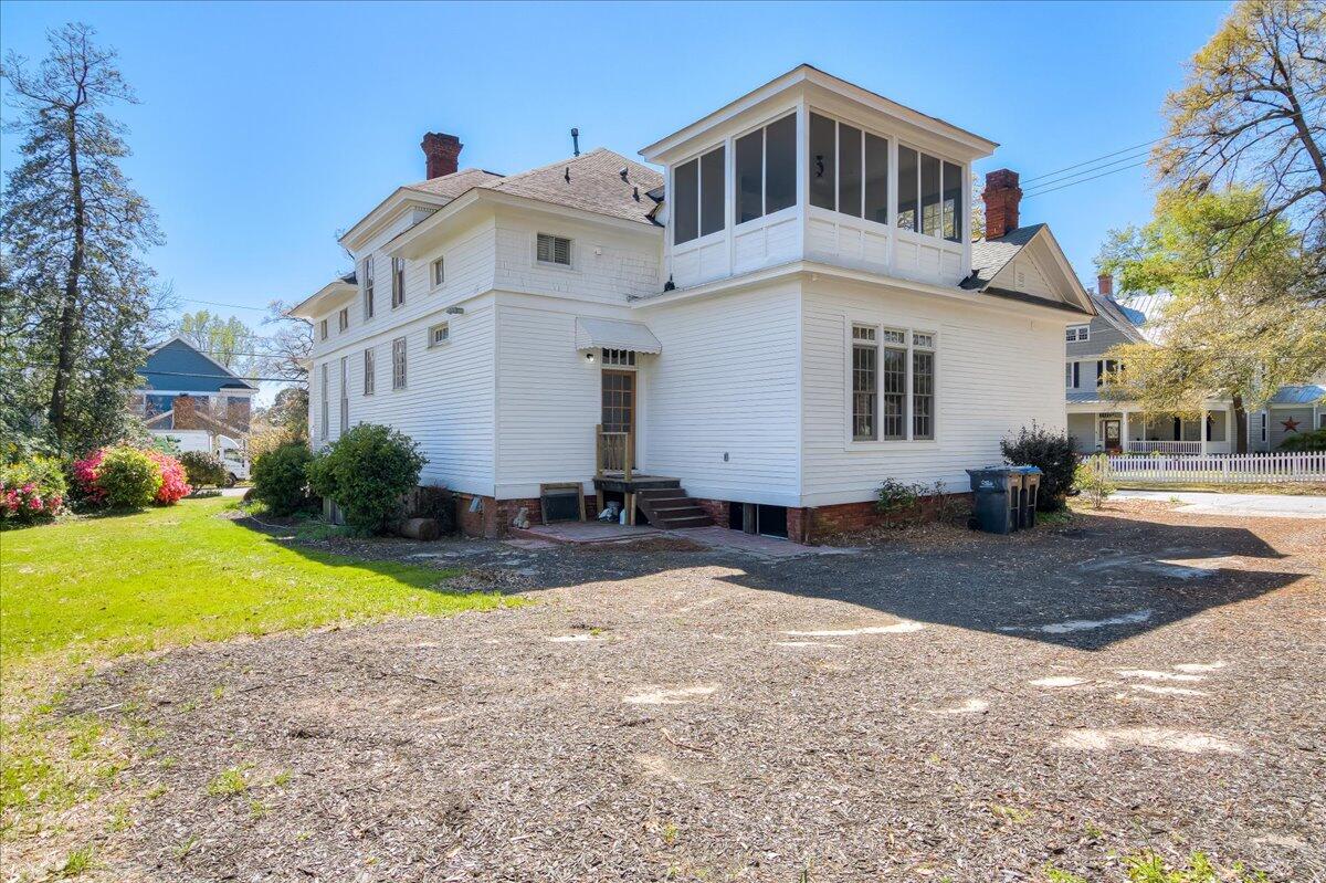 2627 HELEN STREET Street