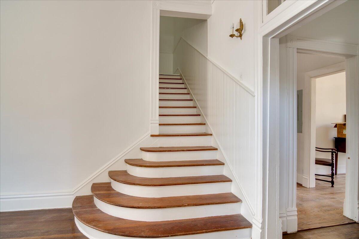 2627 HELEN STREET Street