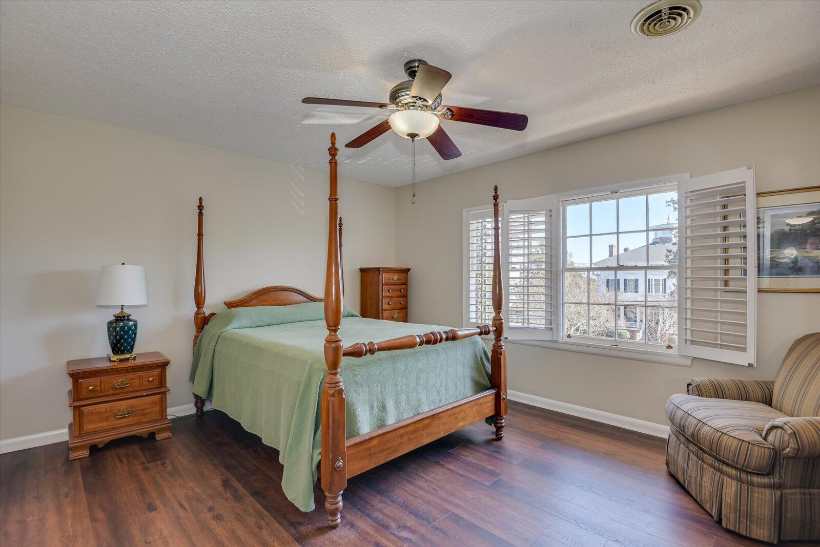 827 MILLEDGE Road Unit: C3