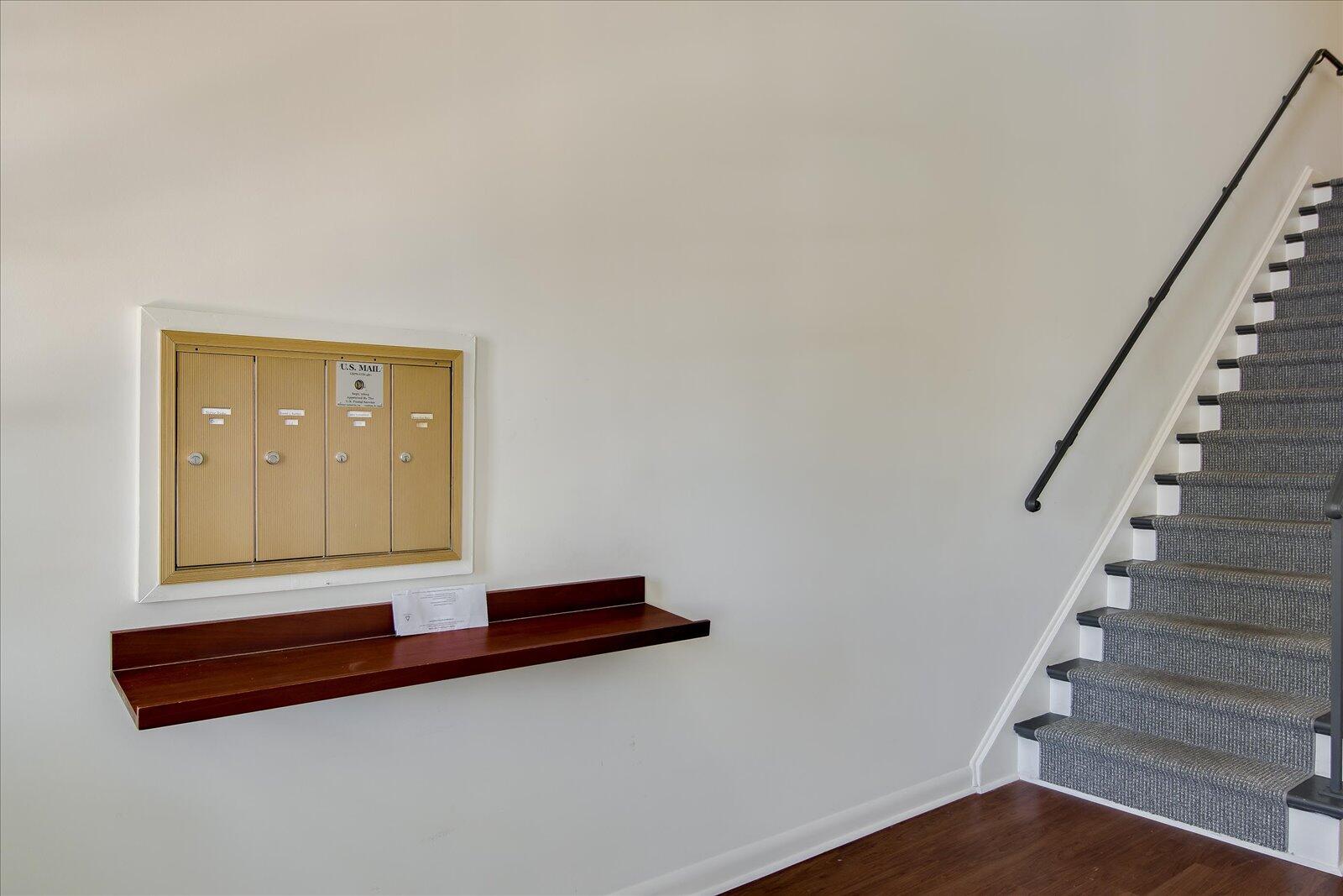 827 MILLEDGE Road Unit: C3