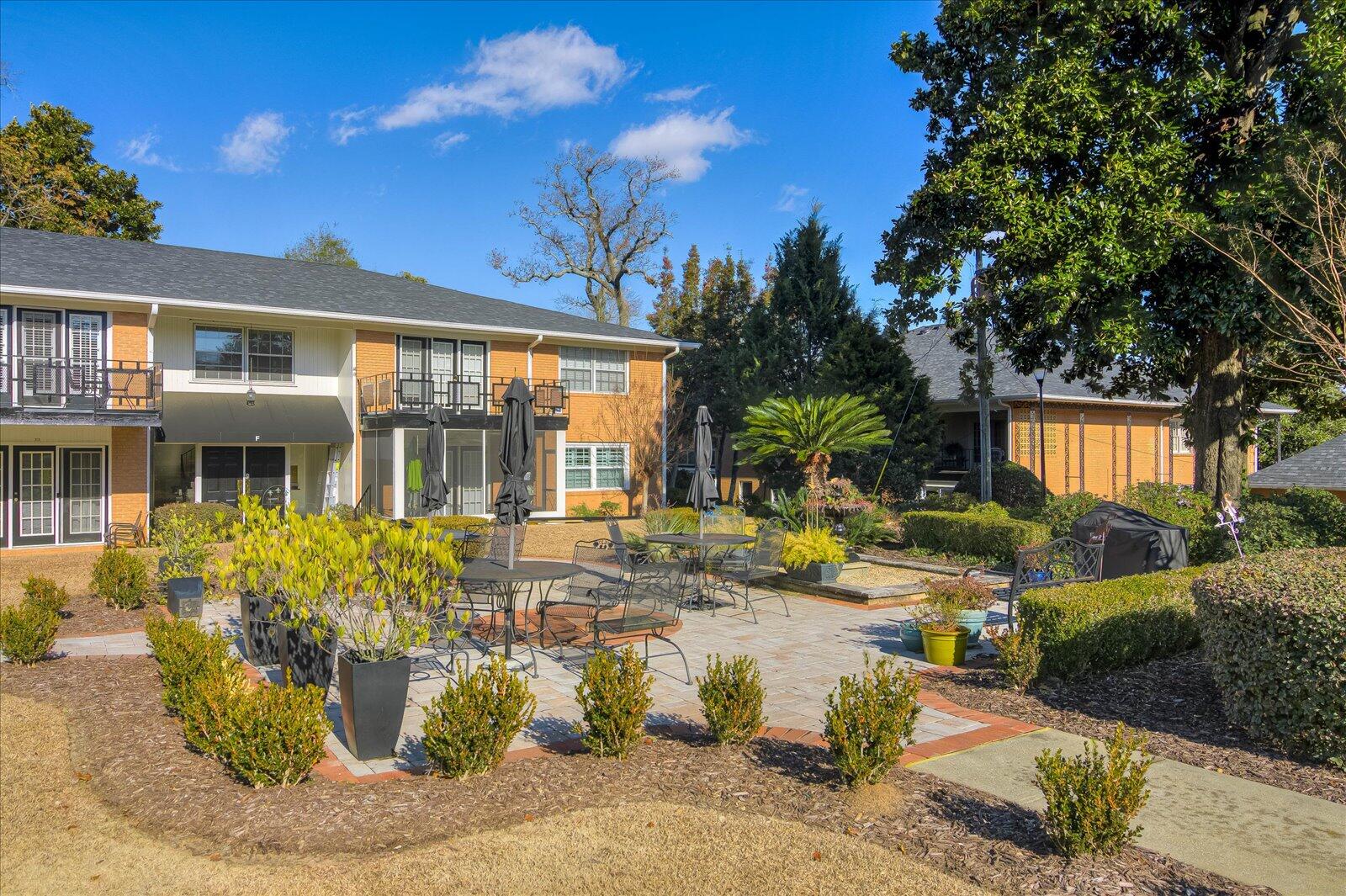 827 MILLEDGE Road Unit: C3