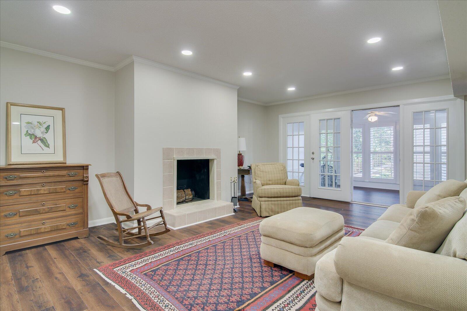 827 MILLEDGE Road Unit: C3