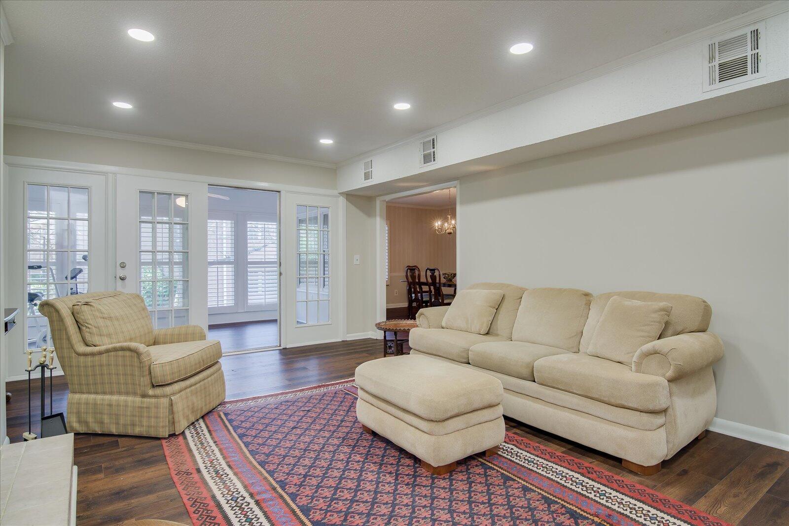 827 MILLEDGE Road Unit: C3