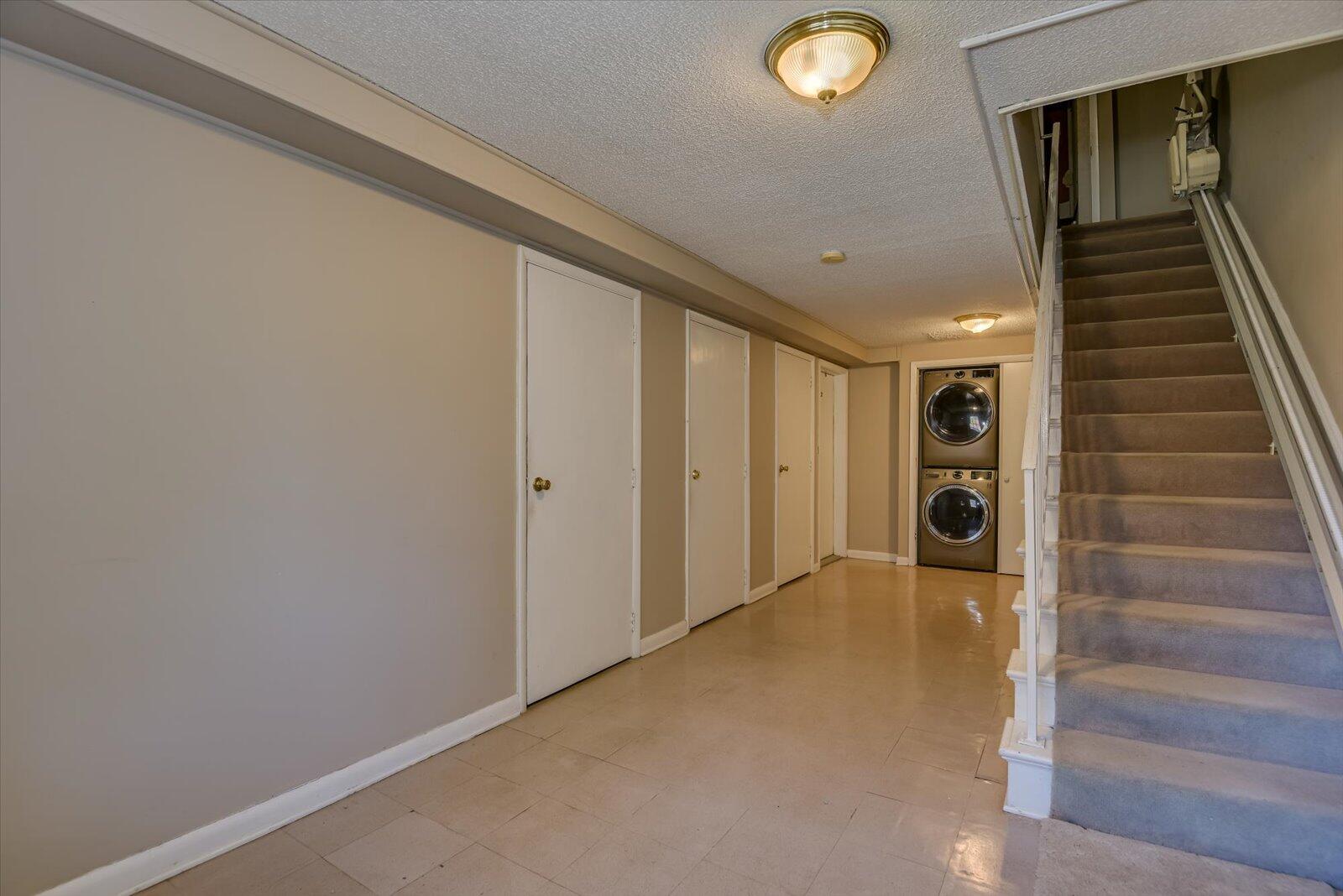 827 MILLEDGE Road Unit: C3