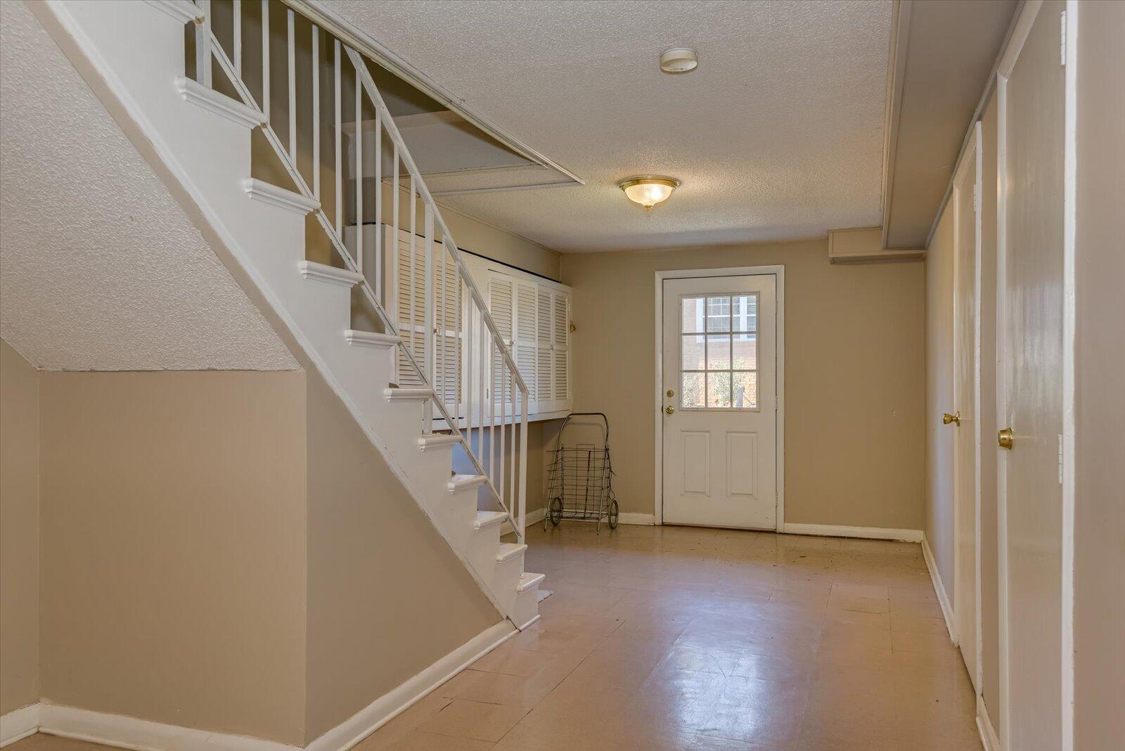 827 MILLEDGE Road Unit: C3