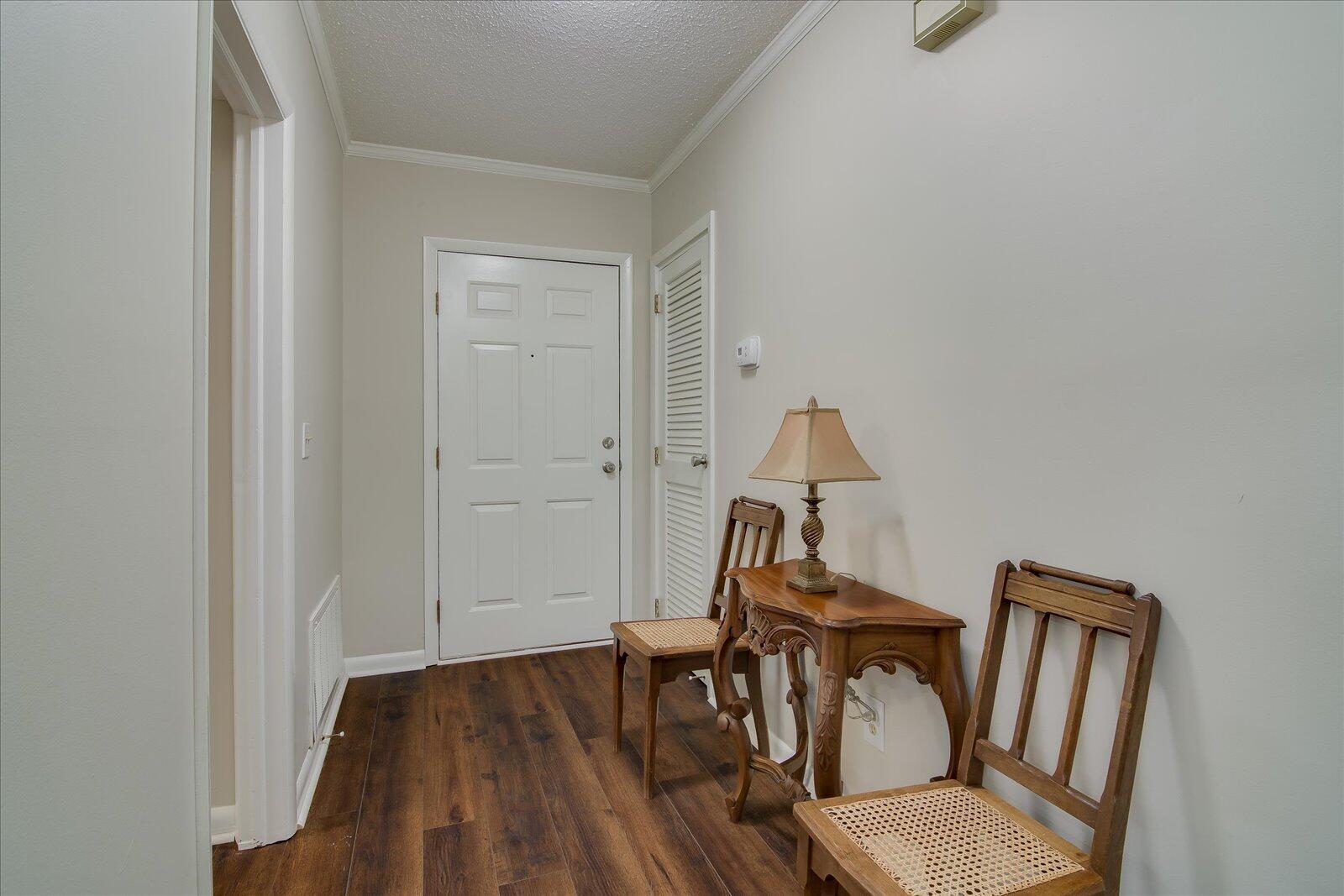 827 MILLEDGE Road Unit: C3