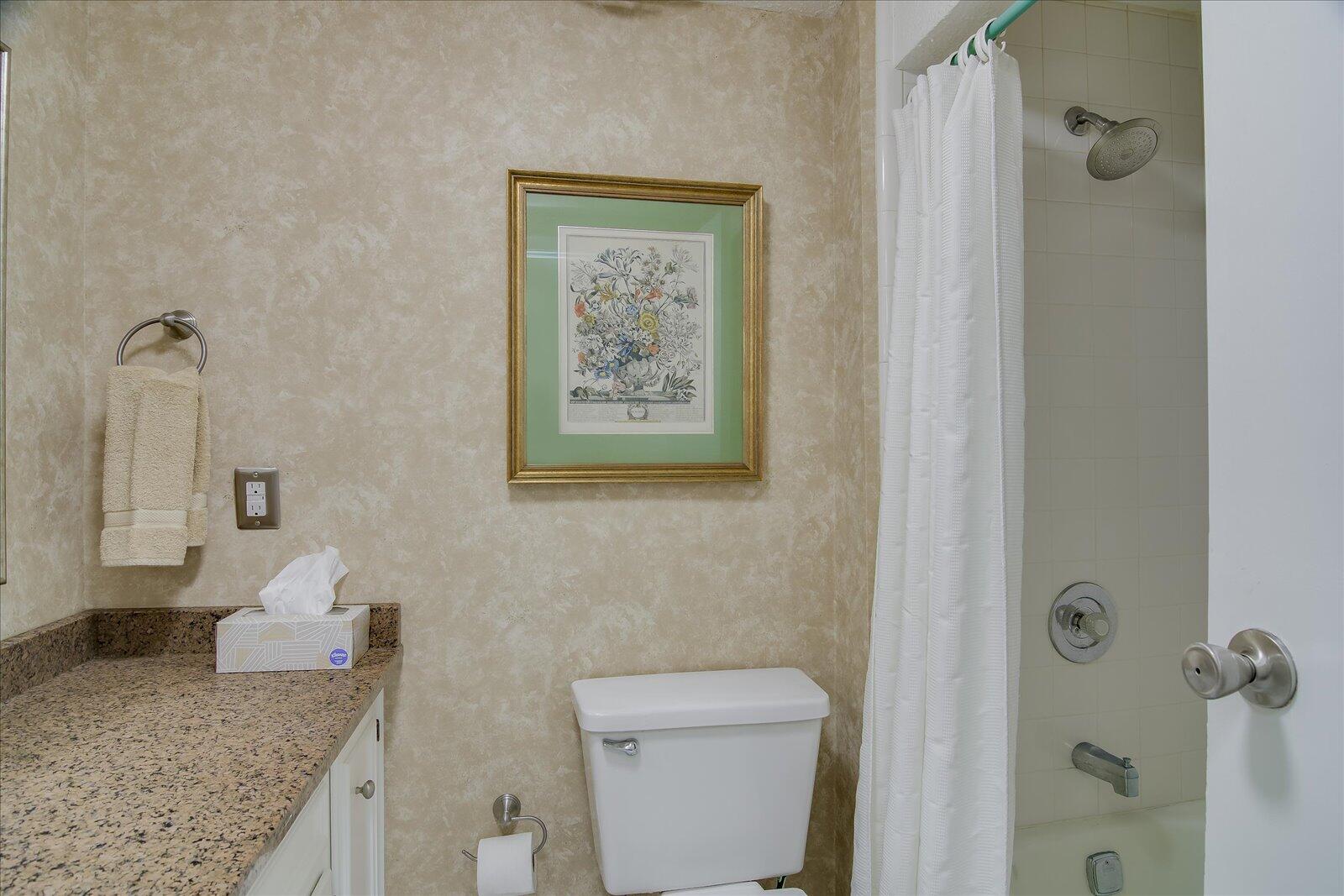 827 MILLEDGE Road Unit: C3