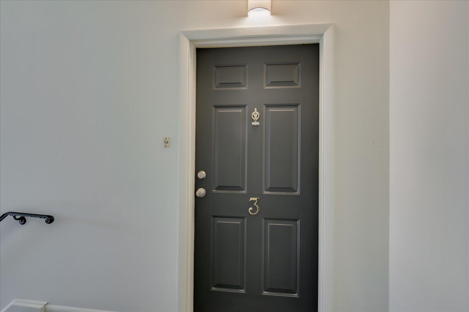 827 MILLEDGE Road Unit: C3