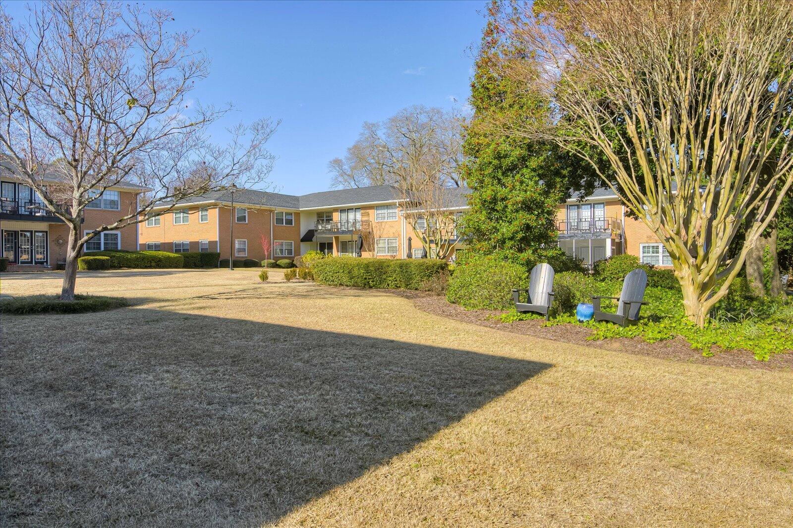 827 MILLEDGE Road Unit: C3