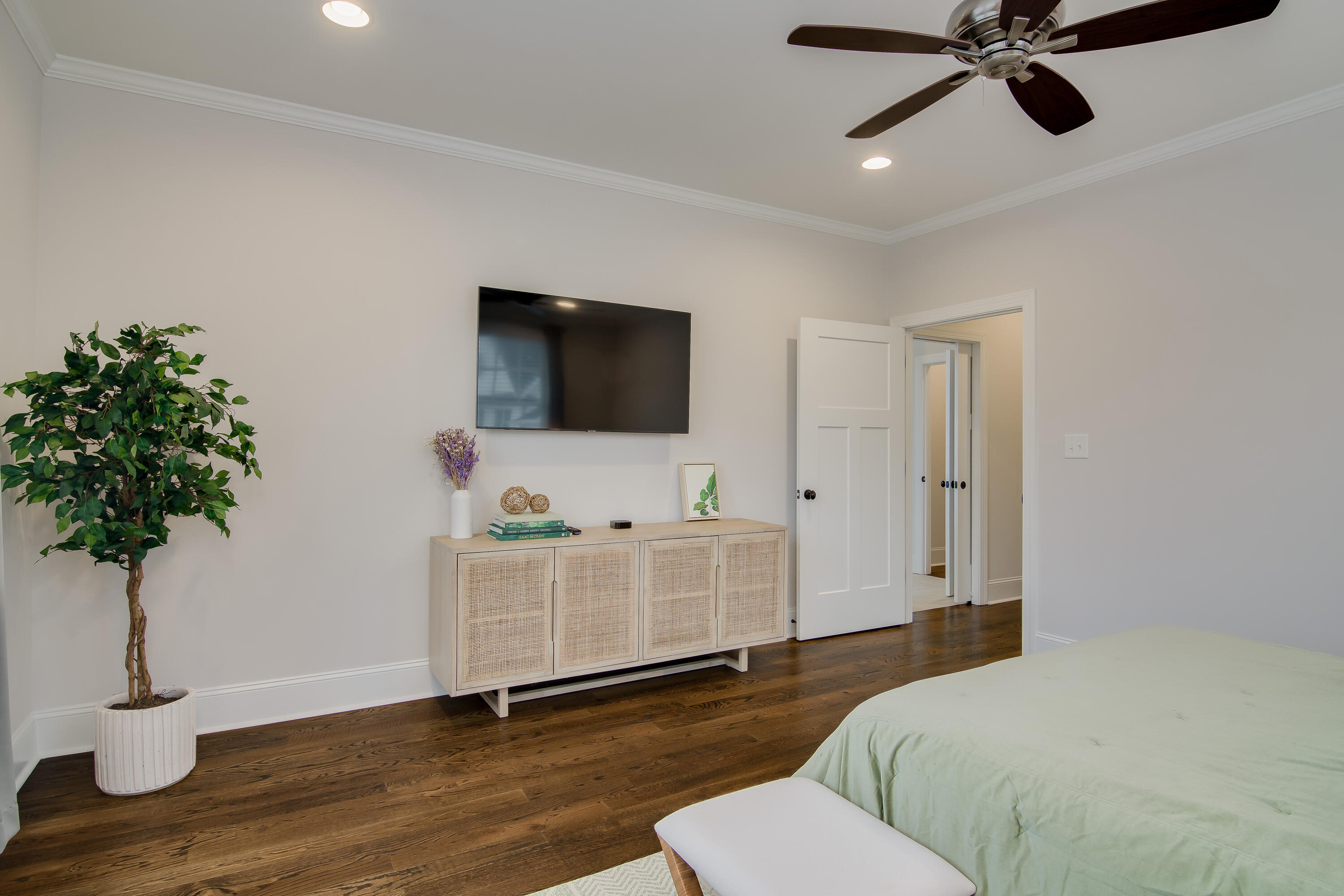 2840 TOWERING OAK Drive