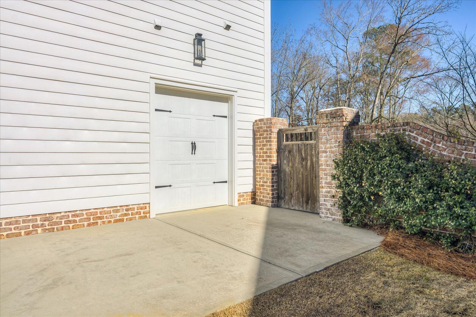 2840 TOWERING OAK Drive