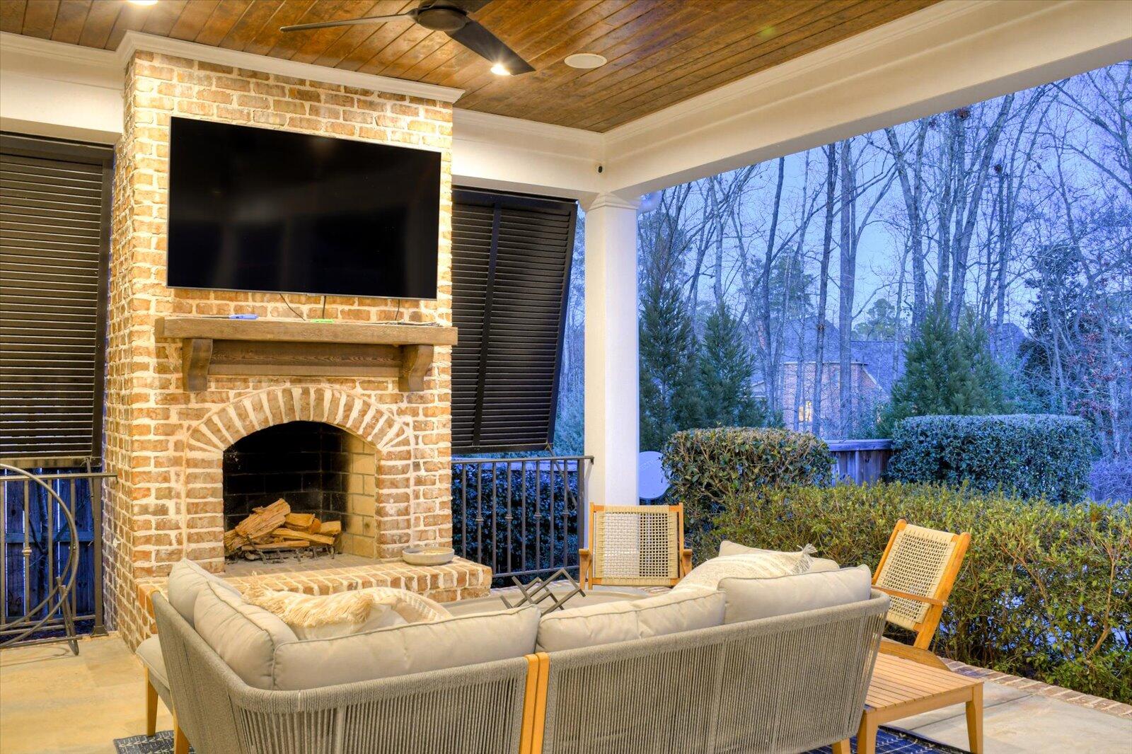 2840 TOWERING OAK Drive