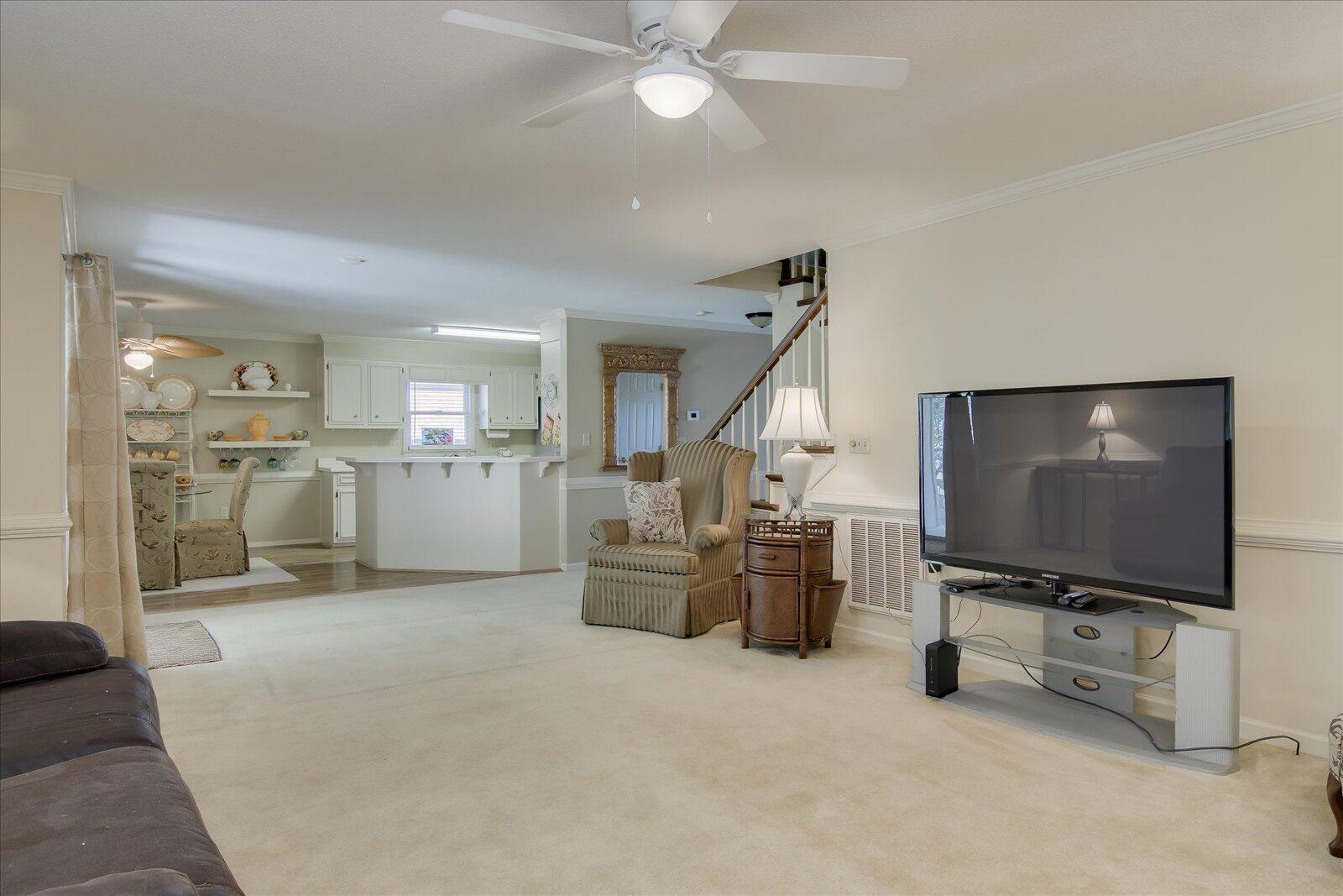 2925 HILLCREEK Drive