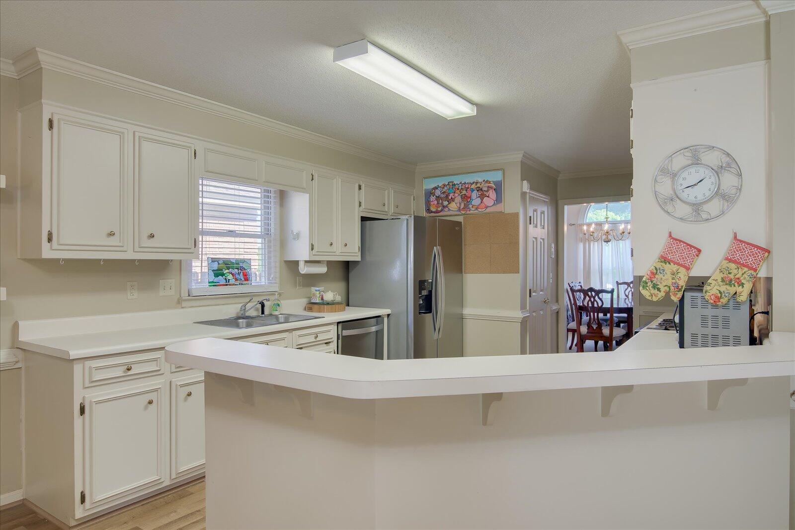 2925 HILLCREEK Drive