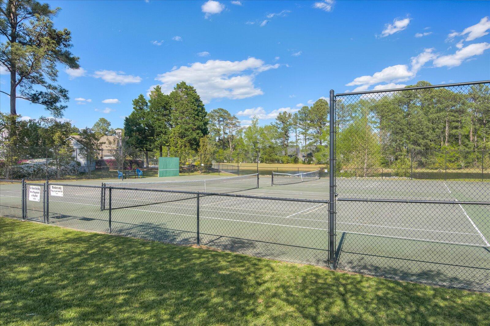 2925 HILLCREEK Drive