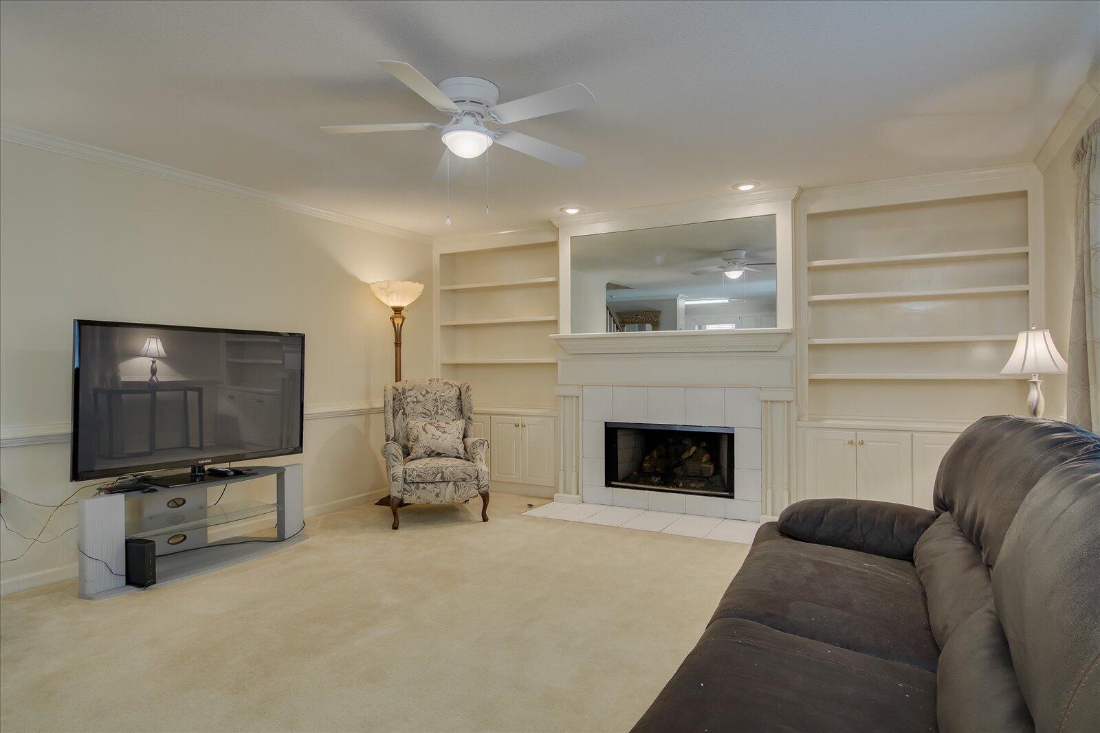 2925 HILLCREEK Drive