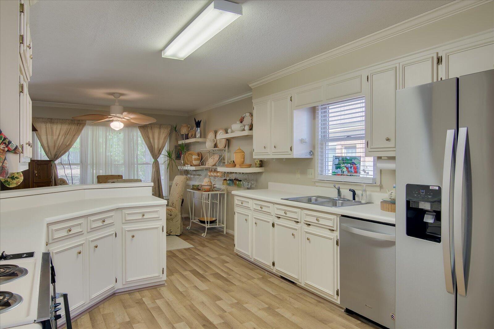 2925 HILLCREEK Drive