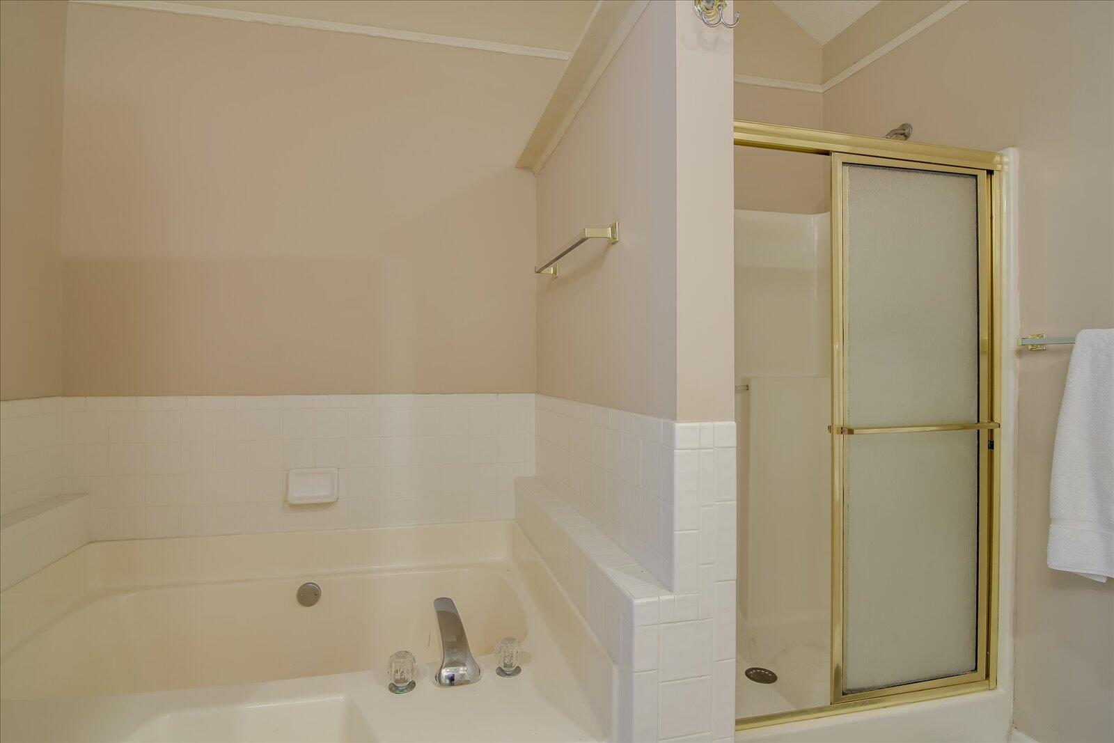 2925 HILLCREEK Drive