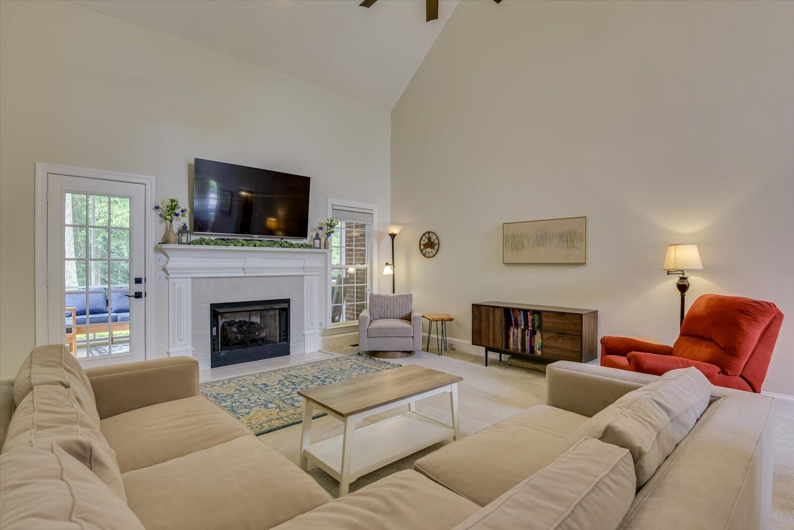 3492 HEATHERSTONE Way