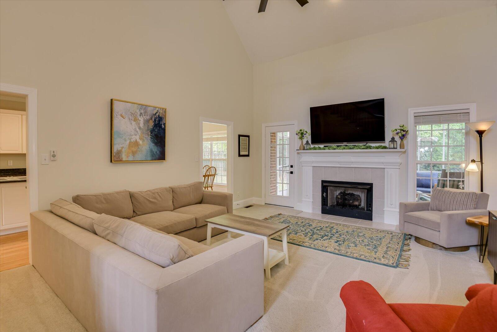 3492 HEATHERSTONE Way