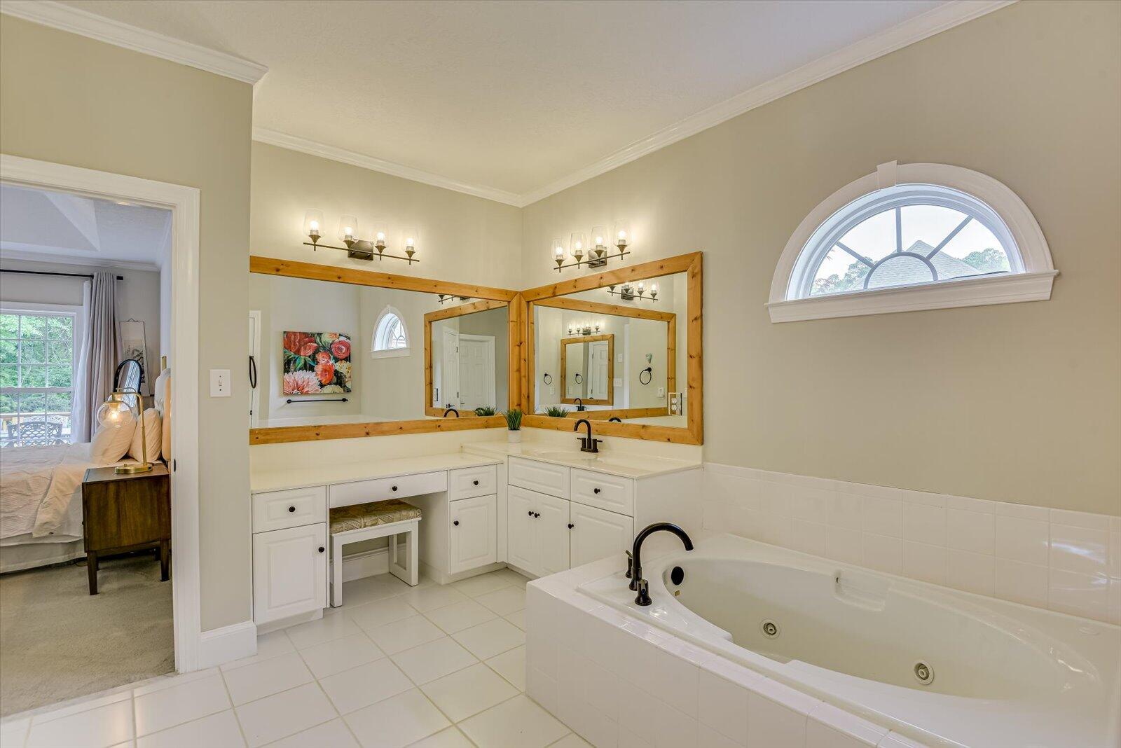 3492 HEATHERSTONE Way