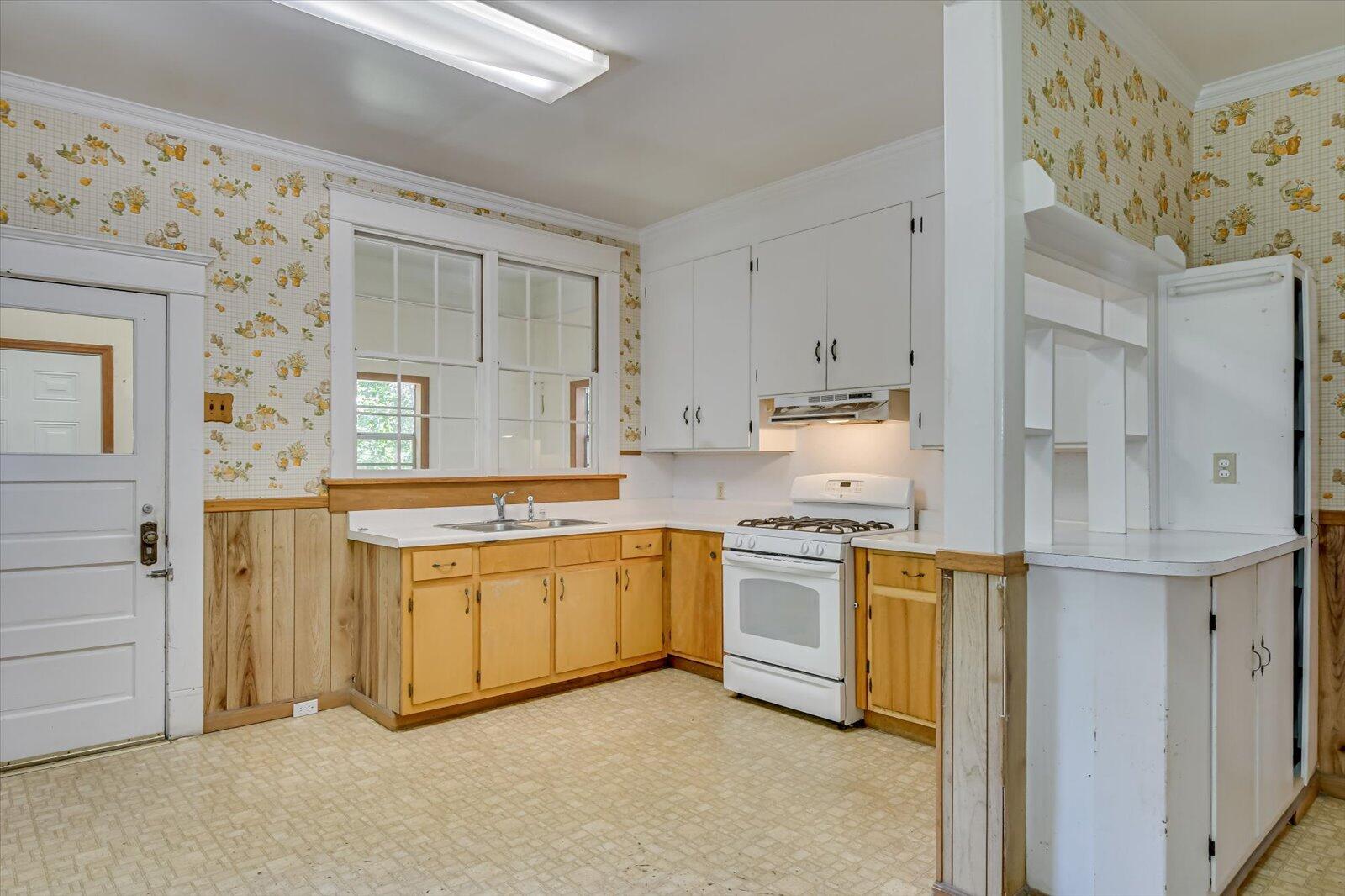 724 MONTE SANO Avenue