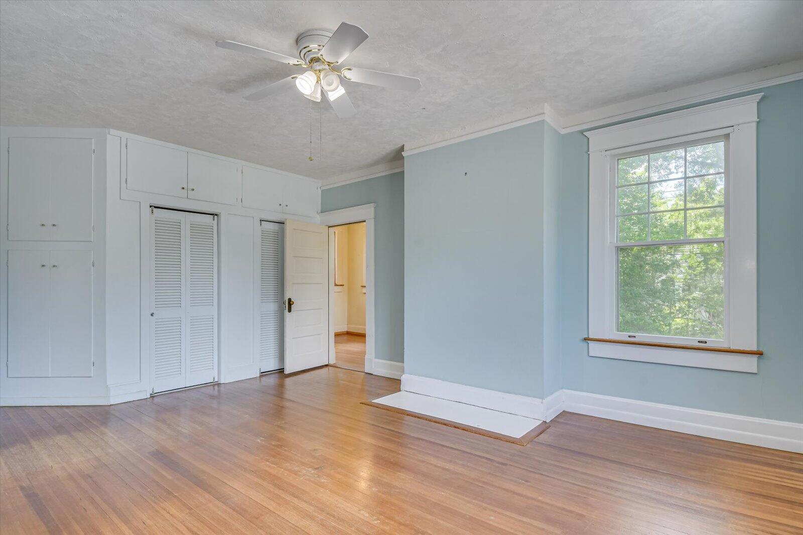 724 MONTE SANO Avenue