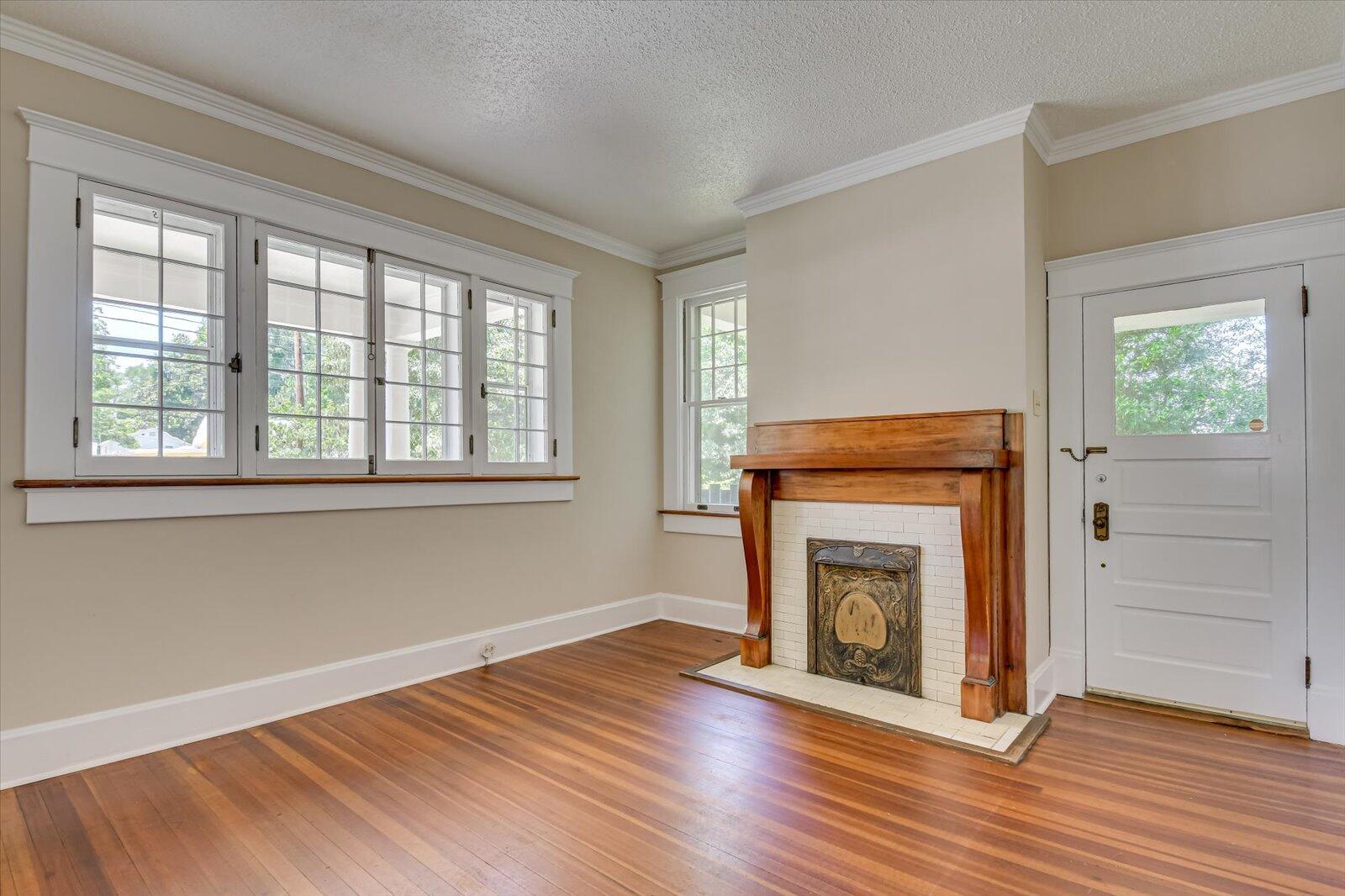 724 MONTE SANO Avenue