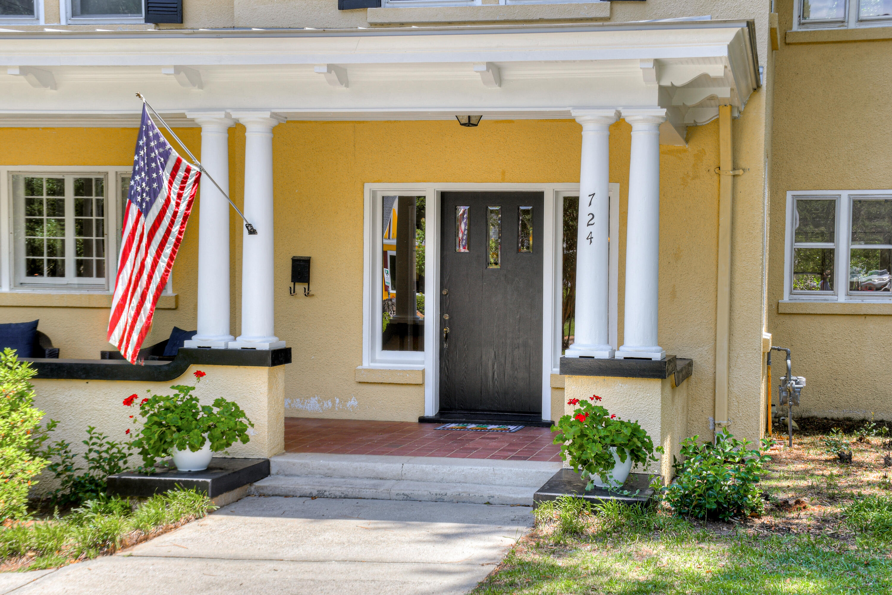 724 MONTE SANO Avenue