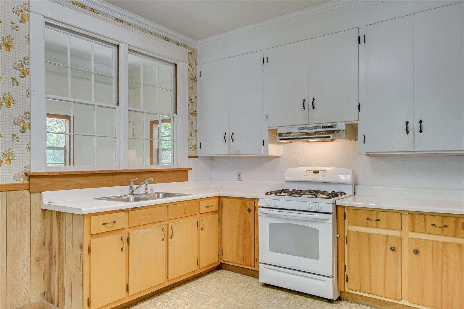 724 MONTE SANO Avenue