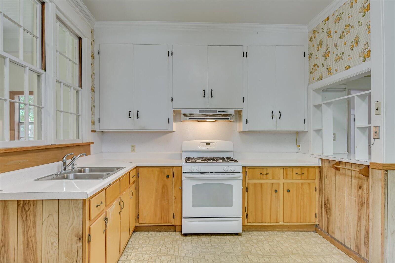 724 MONTE SANO Avenue