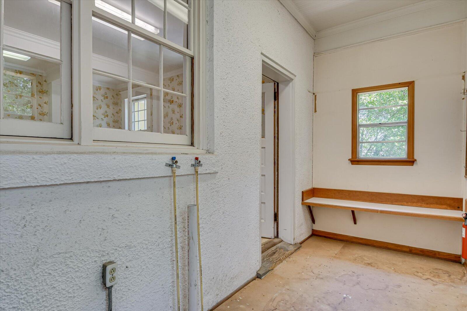 724 MONTE SANO Avenue