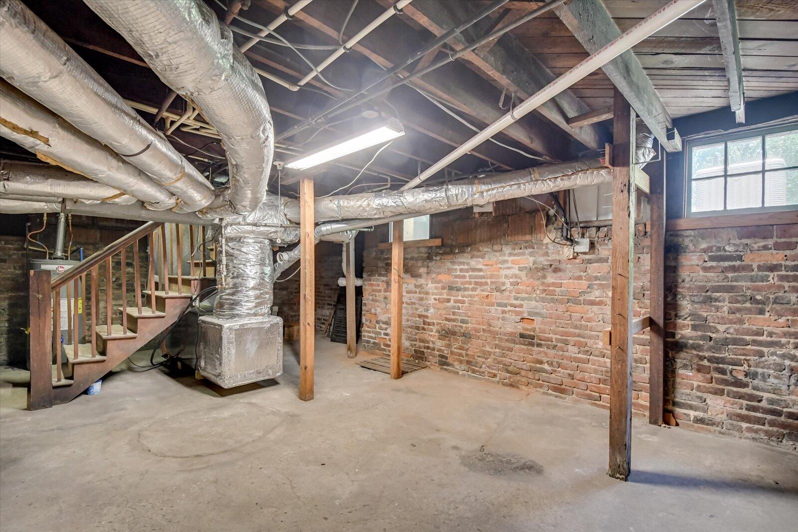 724 MONTE SANO Avenue