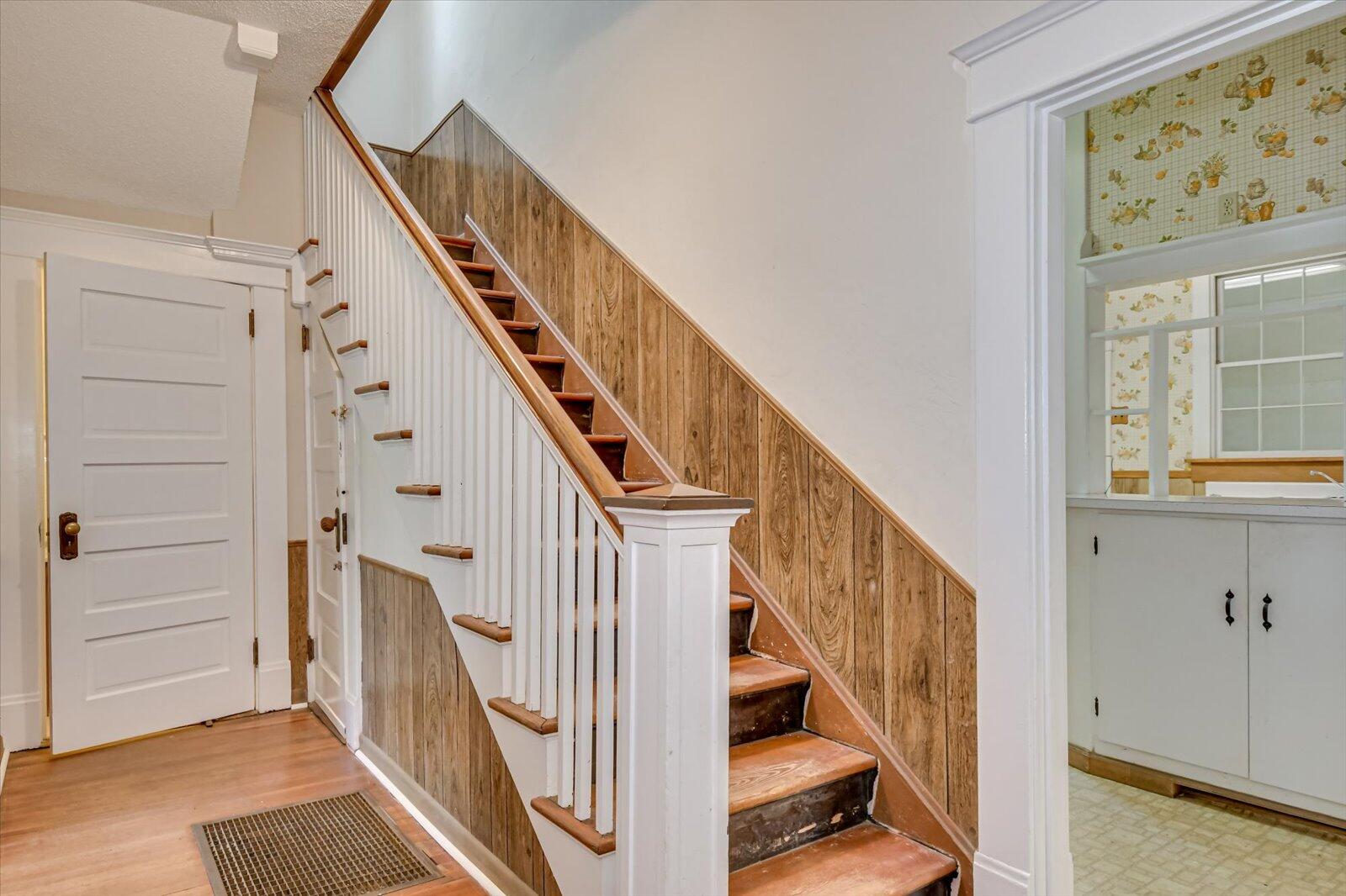 724 MONTE SANO Avenue