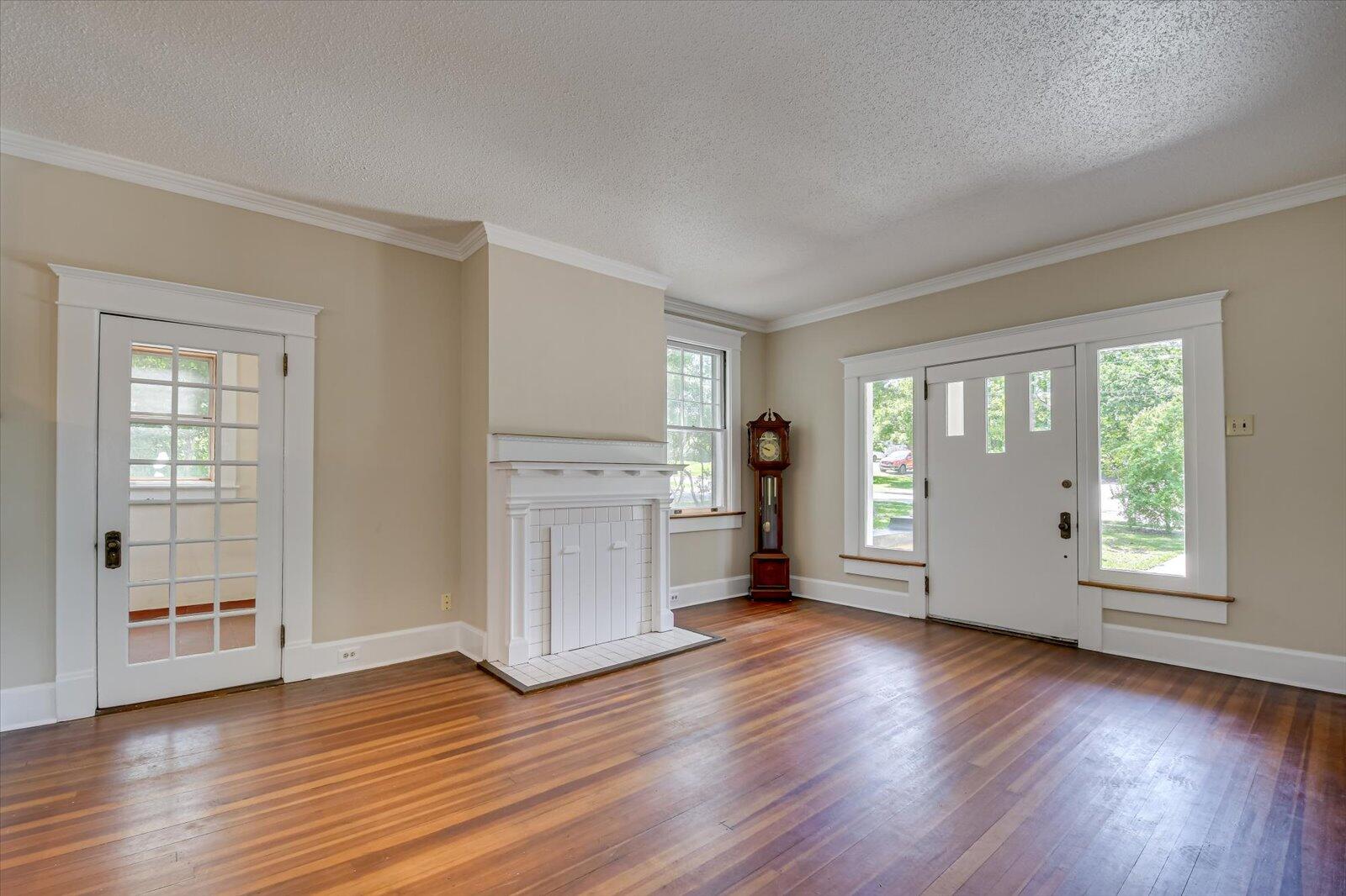 724 MONTE SANO Avenue