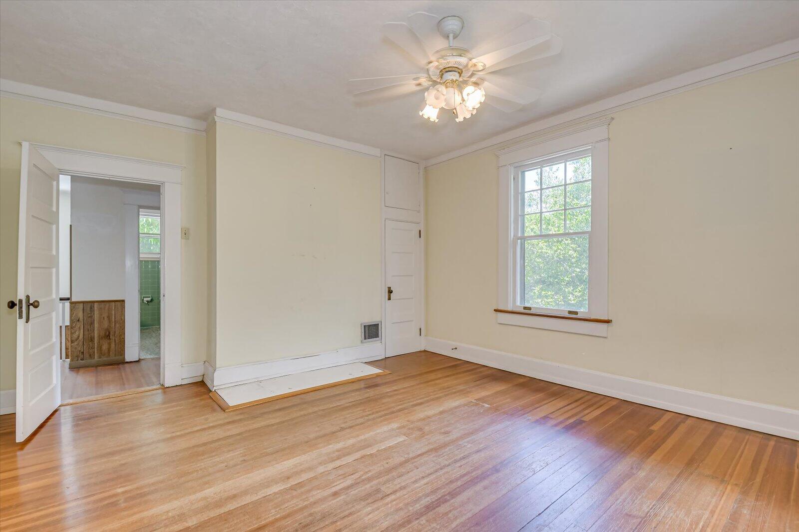 724 MONTE SANO Avenue