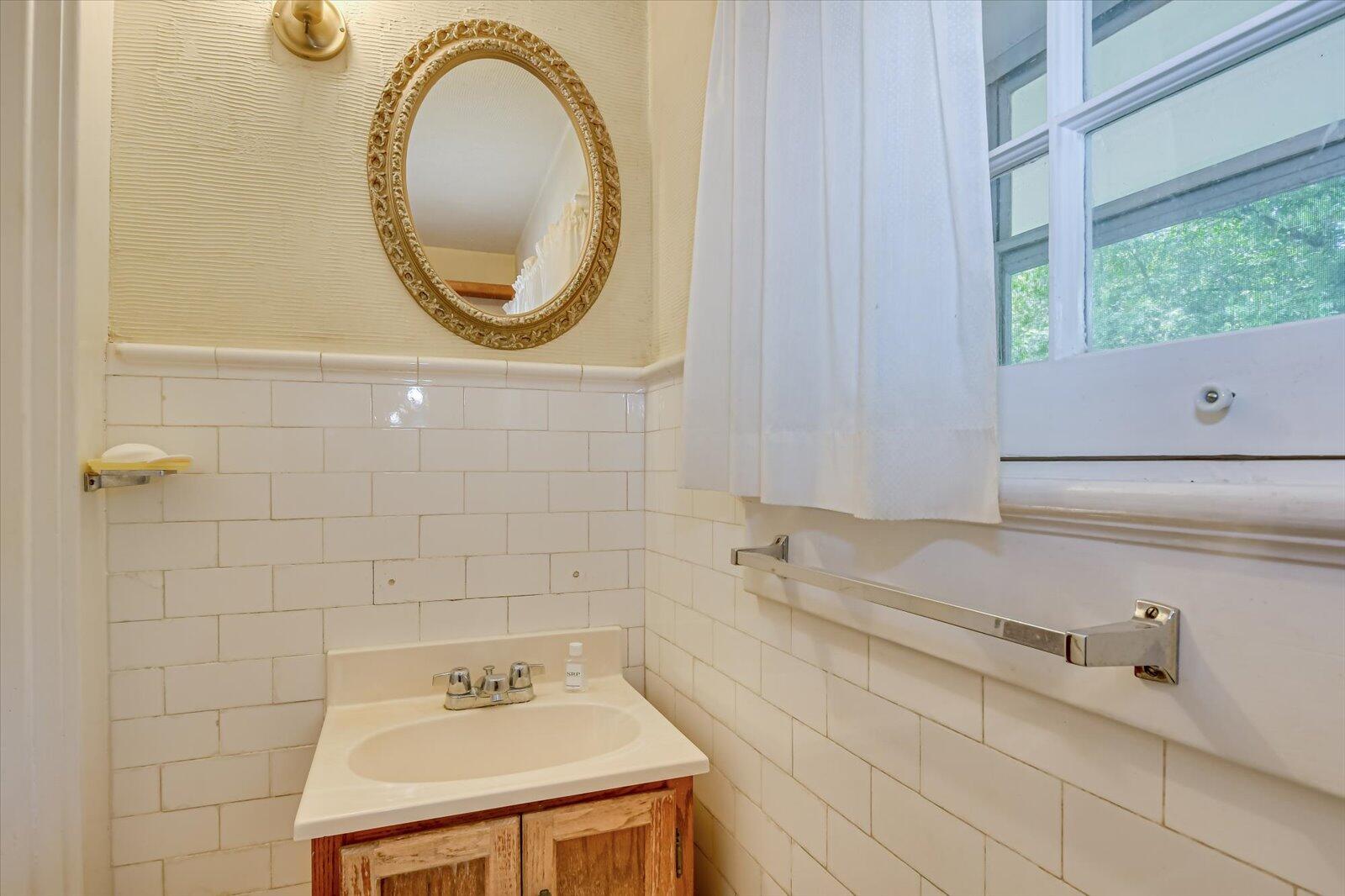 724 MONTE SANO Avenue