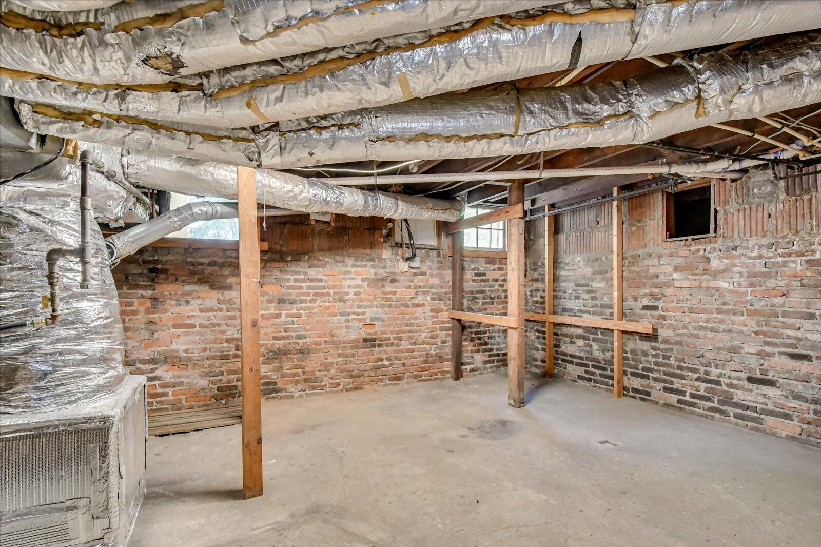 724 MONTE SANO Avenue