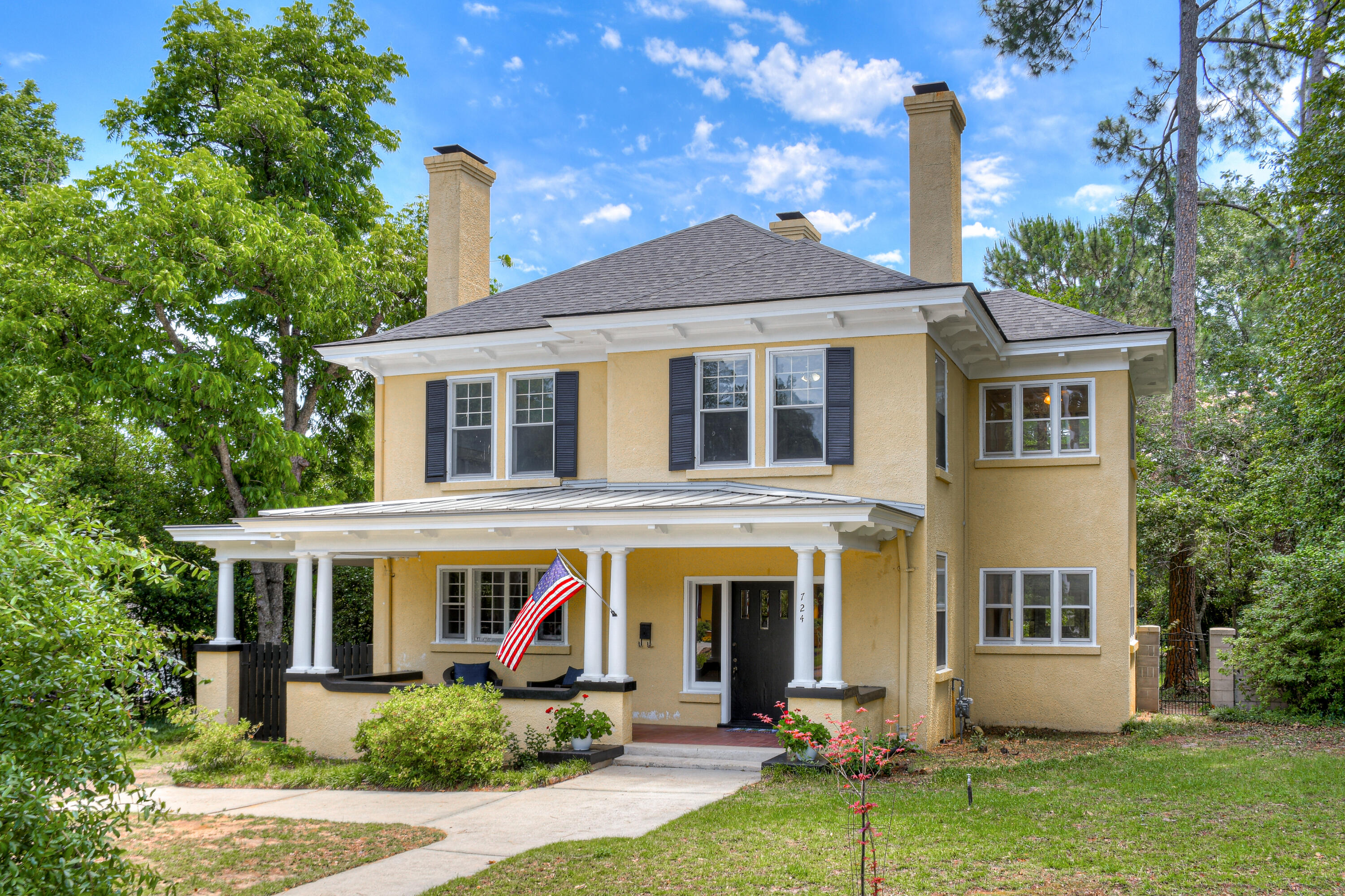 724 MONTE SANO Avenue