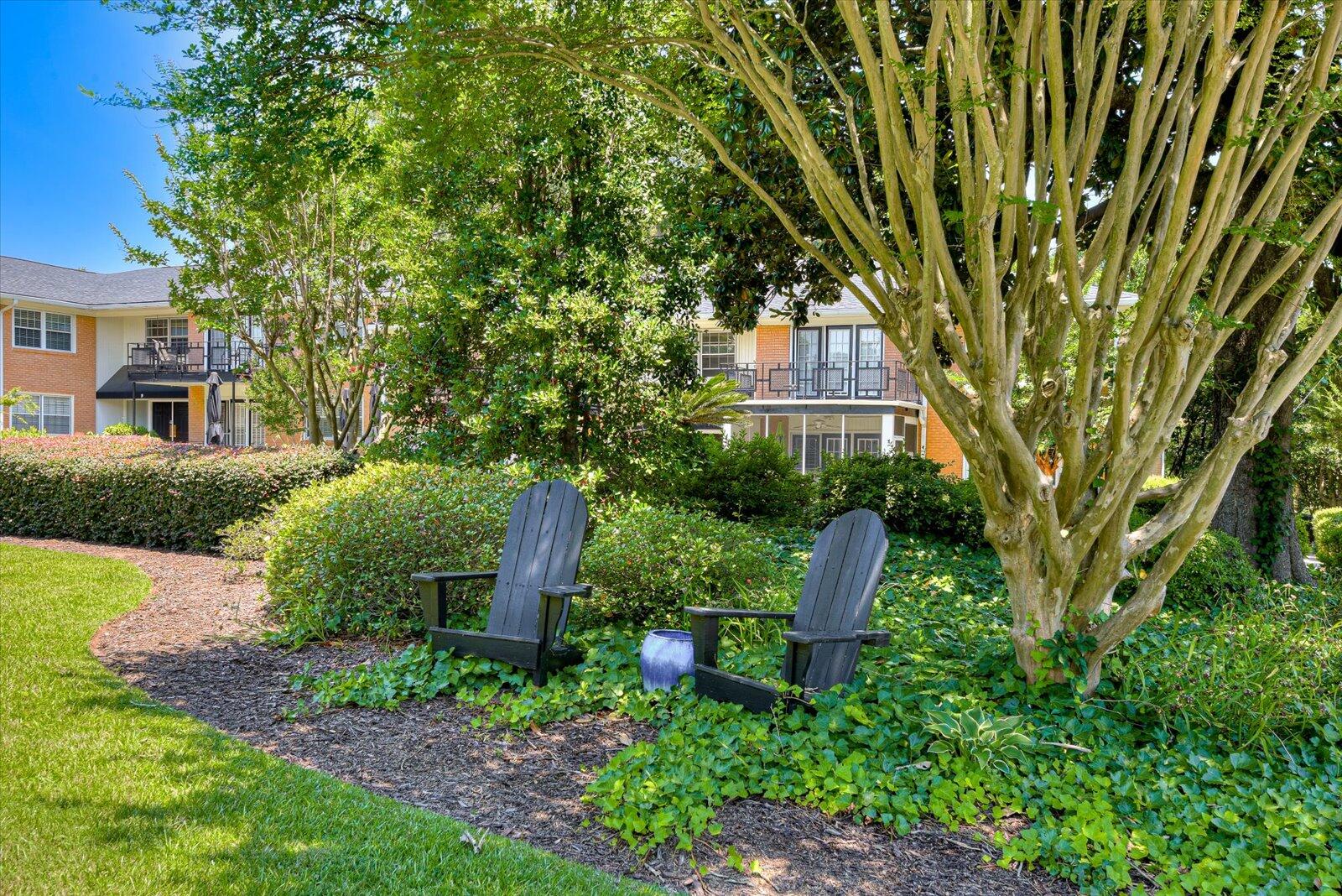 827 MILLEDGE Road Unit: D1