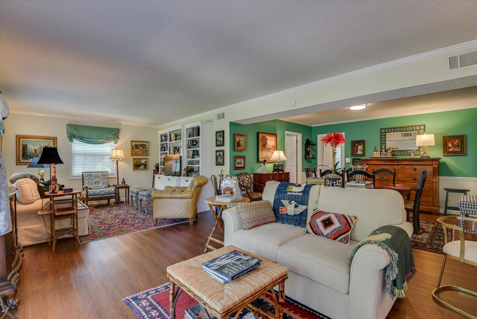 827 MILLEDGE Road Unit: D1