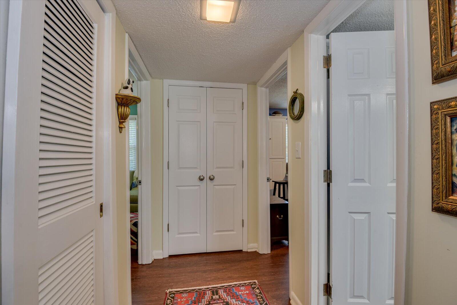 827 MILLEDGE Road Unit: D1