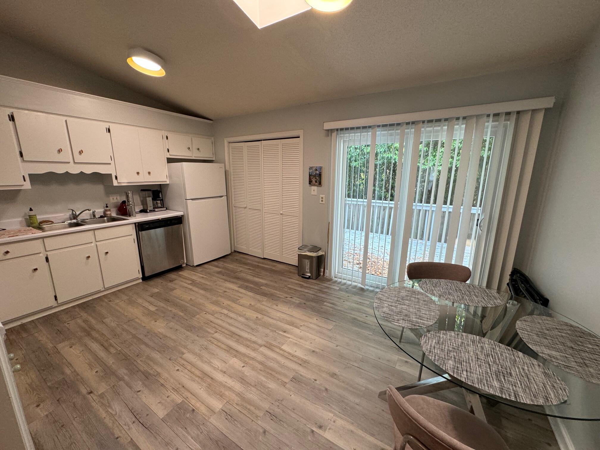 1231 SANDE HILL Place