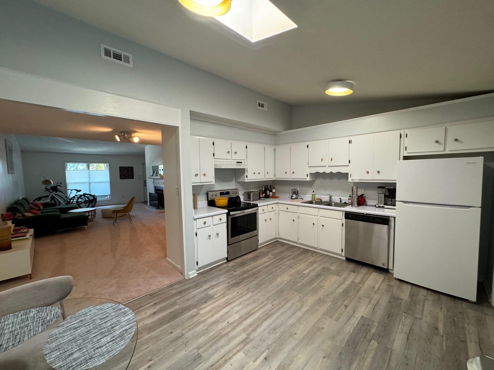 1231 SANDE HILL Place