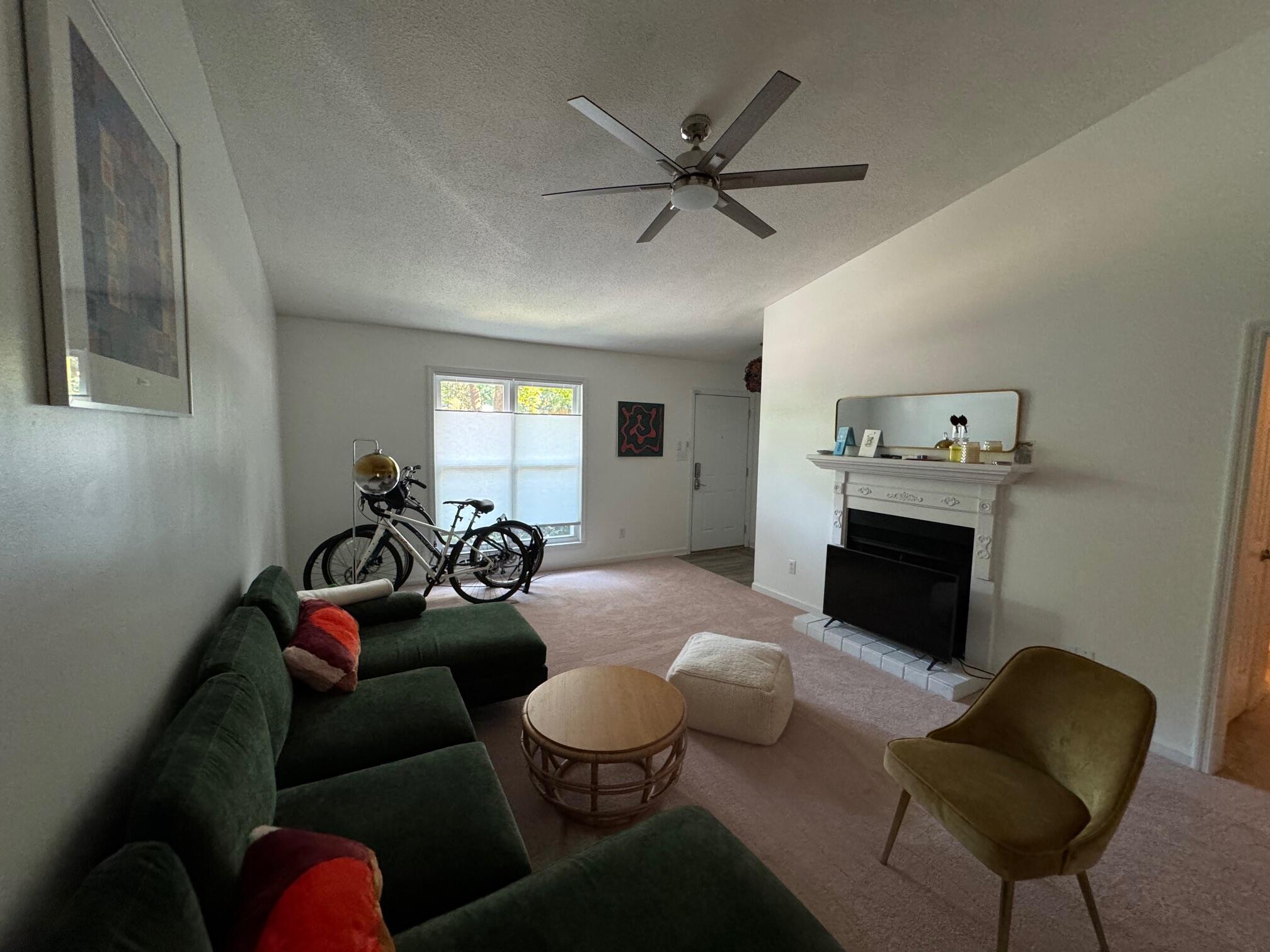 1231 SANDE HILL Place