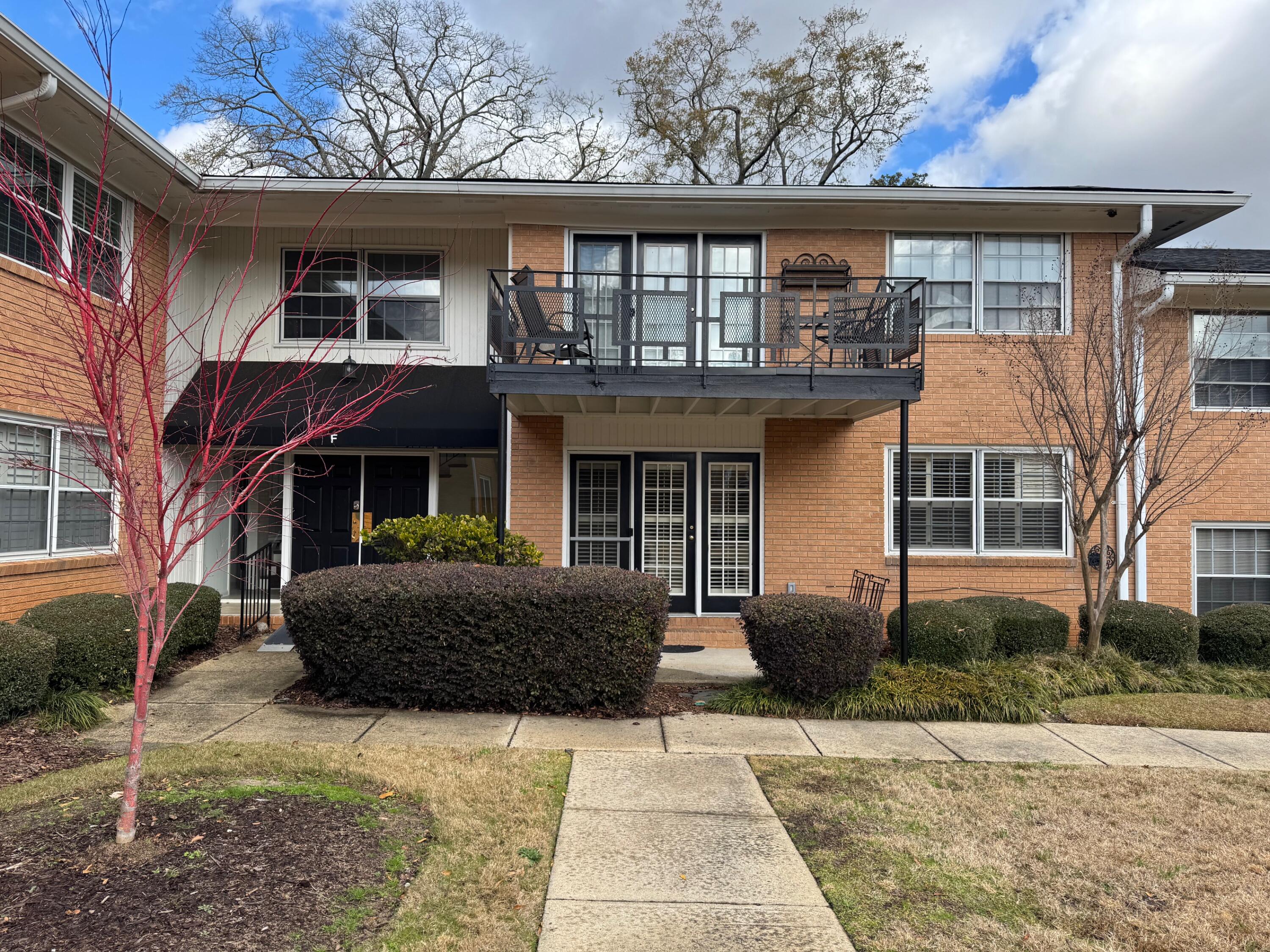 827 MILLEDGE Road Unit: F3