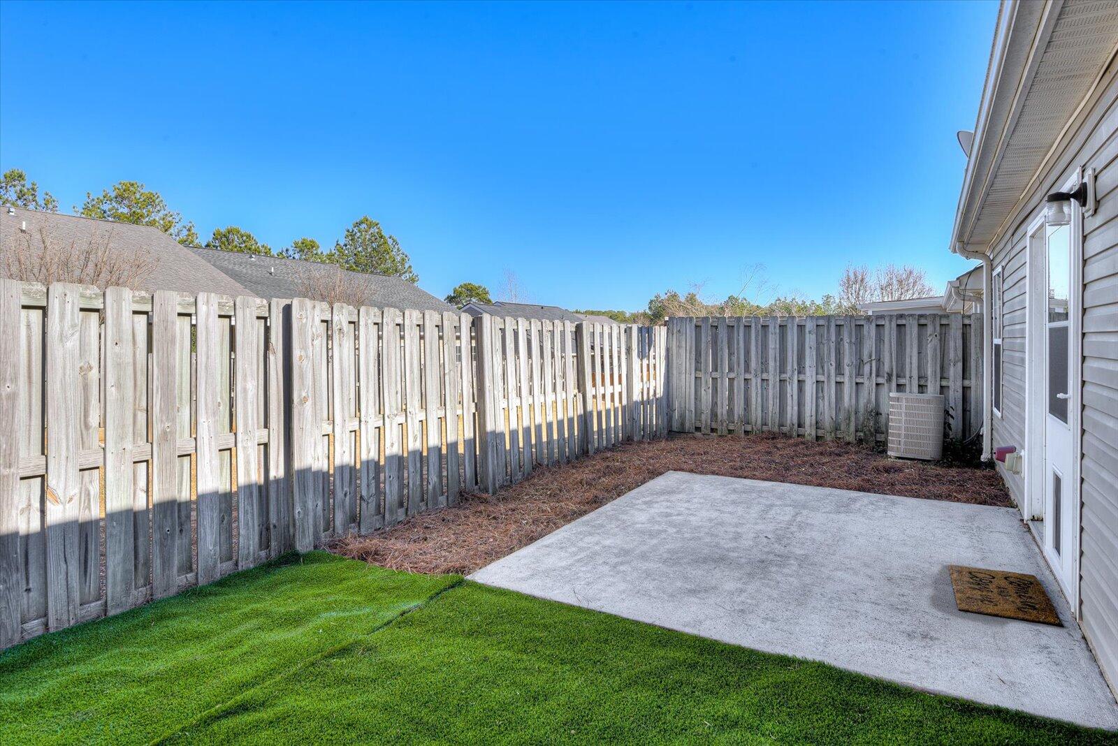 416 LONG NEEDLE Circle