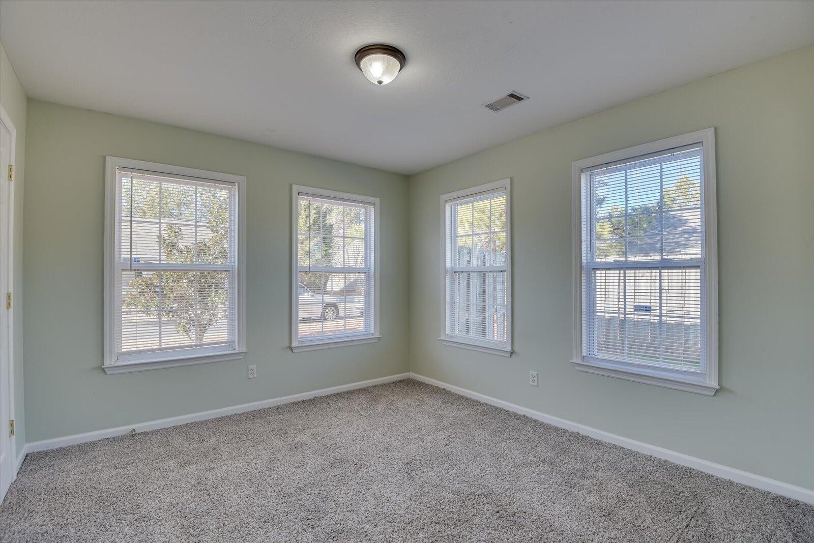 416 LONG NEEDLE Circle