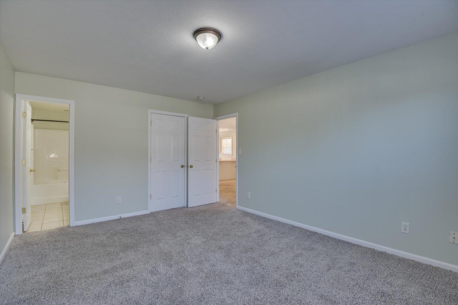 416 LONG NEEDLE Circle